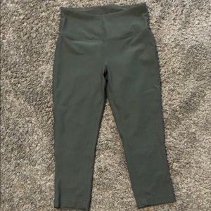 cropped work out leggings